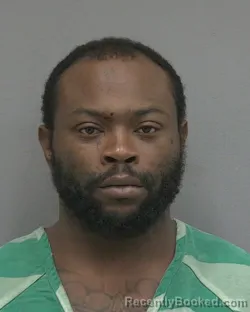 Mugshot of KENSHAE DWIGHT ROBINSON booked in Alachua County, Florida on June 4, 2026