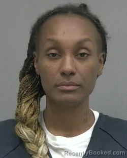 Mugshot of IVA-MARIE KAY MCINTOSH