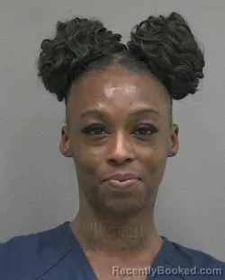 Mugshot of SHEKWAY RAKIA WHETSTONE booked in Alachua County, Florida on June 2, 2026