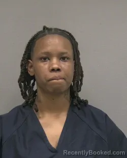 Mugshot of EMONIE SHYTERIA MCCALLUM