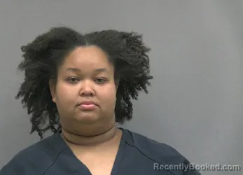 Mugshot of SHENILE LAVETTE HUNT