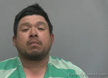 Mugshot of VICTOR ALMARAZ RUIZ
