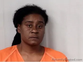 Mugshot of CIERRA LANISHA DAVIS booked in Marion County, South Carolina on August 2, 2026
