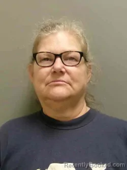 Mugshot of AMY LYNN PARDALL booked in Lee County, Iowa on June 11, 2026