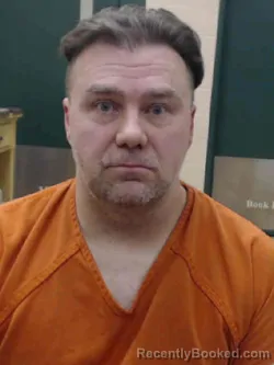 Mugshot of DYLAN EARL LUMSDEN