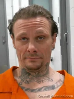 Mugshot of MATTHEW TRAE CAMPBELL booked in Muscatine County, Iowa on April 27, 2026