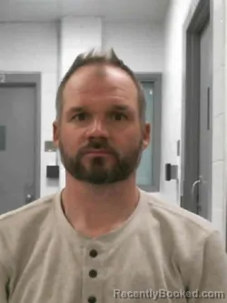 Mugshot of ROBERT BYREL HESSELTINE