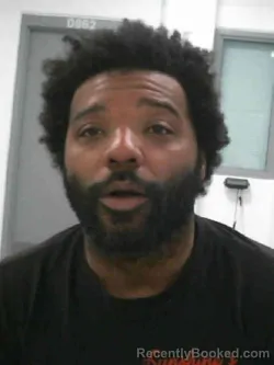 Mugshot of DE'ANDRE RASHOD THOMAS