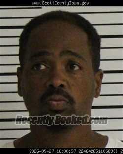 Mugshot of QUINTIN MONTAY WHITE
