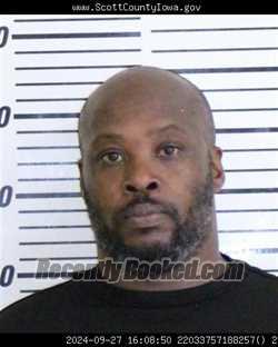 Mugshot of DEMONTE LESHONE HARPER booked in Scott County, Iowa on May 4, 2026