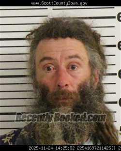 Mugshot of ERIC WAYNE HENNING