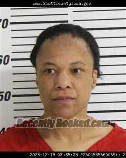 Mugshot of DARNAE MECHELLE HOWARD
