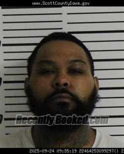 Mugshot of CRAIG TYLER HUMPHREY