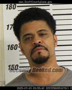 Mugshot of DERRICK ANDREW MADDEN