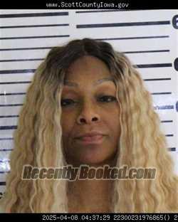 Mugshot of COURTNEY LYNN MCQUEEN