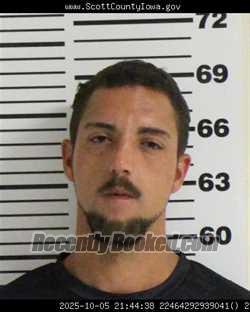 Mugshot of KALEB LATROY BOWDRY
