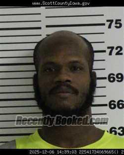 Mugshot of MICHEAL DUSHON ROSS