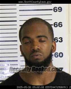 Mugshot of JEREMY RESHAWN ROBINSON