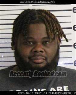 Mugshot of QUANCHIA DUPRE LEE