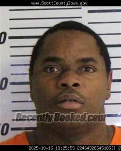 Mugshot of MICHEAL DSHON AGUILAR