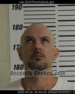 Mugshot of JUSTIN WILLIAM CARLISLE