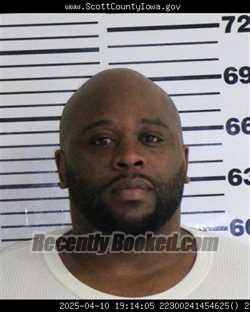 Mugshot of ROEMELLO LAMAR JONES