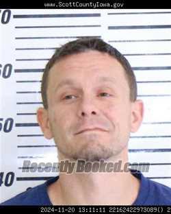 Mugshot of JUSTIN DUDLEY EVERIDGE booked in Scott County, Iowa on June 25, 2026