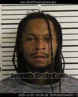 Mugshot of QUARAN RAHMEL HOLT