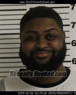 Mugshot of SHAQUIELLE DALEVES LITT