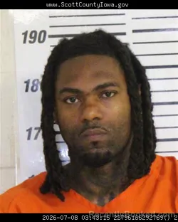 Mugshot of DEMARKUS DAISHAWN ECHOLS booked in Scott County, Iowa on July 8, 2026