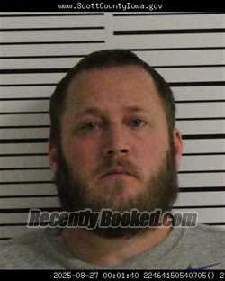 Mugshot of JUSTIN MICHAEL DANIELS