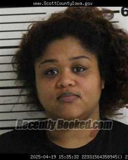 Mugshot of MAKAYA LENEICE CULBERSON