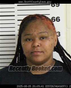 Mugshot of DAMENICA SOMONE BRAGG
