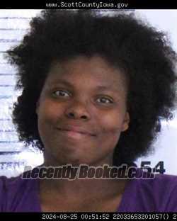 Mugshot of TANYA LOUISE ROBERTS booked in Scott County, Iowa on April 28, 2026