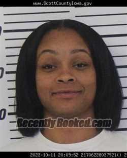 Mugshot of KAYANA JANELLE WOODS