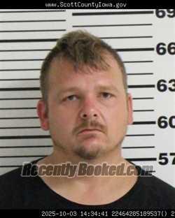 Mugshot of JEREMY ALLEN SUMMERS