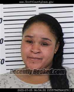 Mugshot of CHARKITA FAWANA ARTER booked in Scott County, Iowa on April 4, 2026