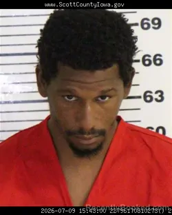 Mugshot of KEJUAN TYE-RIQUE DAVIS booked in Scott County, Iowa on July 9, 2026
