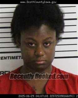 Mugshot of AYANNA THOMAS