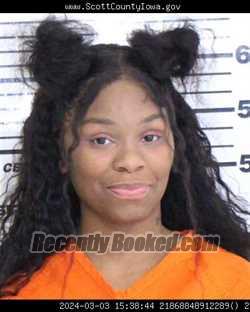 Mugshot of LEWNECIA KENTAYSIA WOODSON booked in Scott County, Iowa on May 5, 2026
