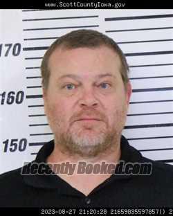 Mugshot of SEAN MICHAEL MACEY booked in Scott County, Iowa on April 24, 2026