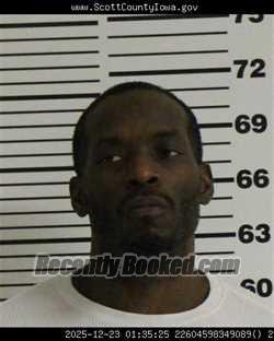 Mugshot of ARRATON CHAPPLE DENTON