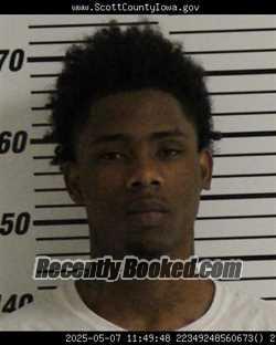 Mugshot of DARRIEN MALIK CLAY
