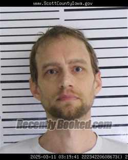 Mugshot of MATTHEW JOHN VANDERLEEST