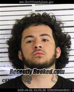 Mugshot of EDGAR ANTONIO MENDOZA booked in Scott County, Iowa on May 3, 2026