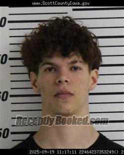 Mugshot of MYLES TYLER LEE WHITE