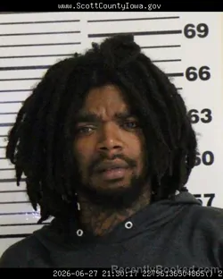 Mugshot of TRAVEON LAVAR PAYTON HENDERSON booked in Scott County, Iowa on June 27, 2026