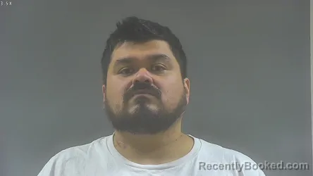 Mugshot of EDGAR IVAN HERNANDEZ booked in Washington County, Iowa on May 25, 2026