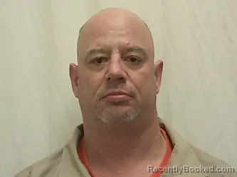 Mugshot of DANIEL WAYNE MACHEN