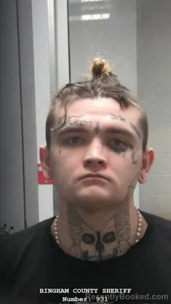 Mugshot of EMMANUEL GAVILAN MIERA